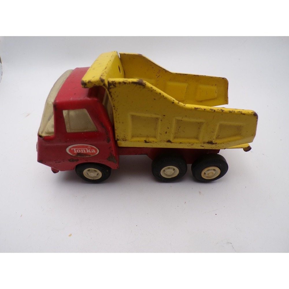 Vintage Tonka Truck Toy,‎ Metal Dump Truck, Pressed Steel Construction Toy 1:32